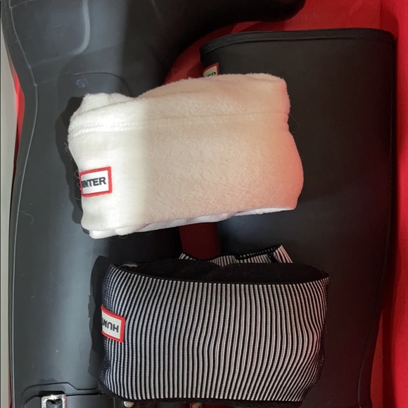 Hunter Original Matte Tall Boots (w/ two pairs of boot socks) - Picture 8 of 10